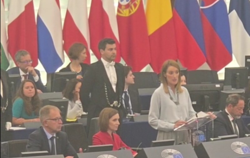 Diana Șoșoacă a început să urle în Parlamentul European, la finalul discursului președintei Moldovei: „Madame Maia Sandu!”