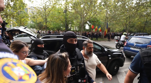 Omul de afaceri Ionel Rusen, apropiatul lui Călin Georgescu, adus pentru audieri la DIICOT. Foto: Libertatea/ Dumitru Angelescu