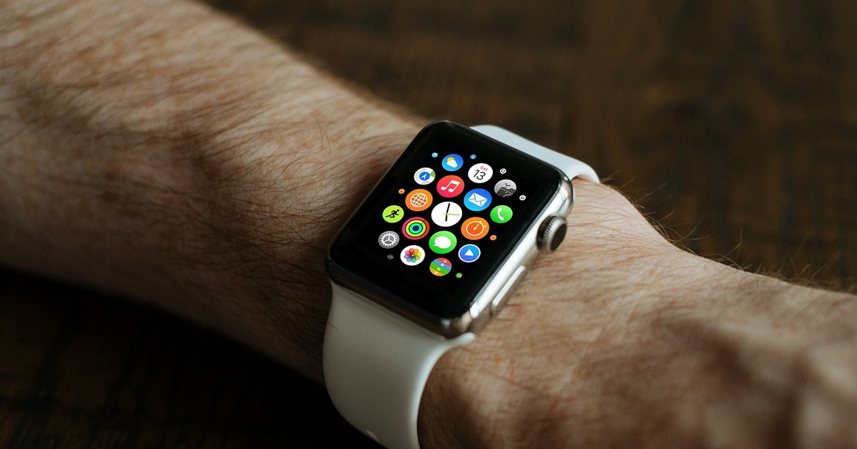 Salvat de la moarte de Apple Watch. Pățania uluitoare a unui bărbat care a căzut de pe munte și a fost grav rănit