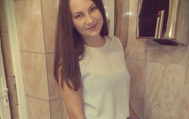 O adolescentă, GĂSITĂ FĂRĂ SUFLARE ÎN CASĂ! A MURIT SUBIT, la doar 16 ani