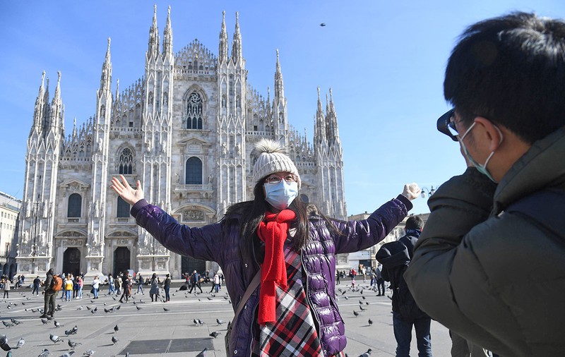 În Italia, minunile durează trei zile. La fel și panica