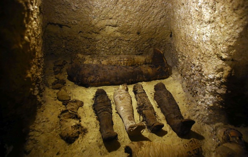 FOTO | Peste 40 de mumii noi, inclusiv copii, au fost descoperite în Egipt