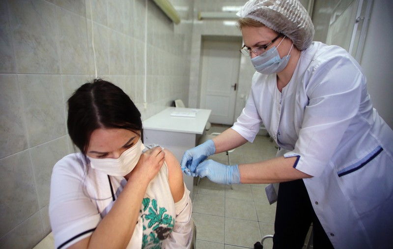 Când ajunge noua variantă de vaccin anti-COVID în România. Anunțul, făcut de Alexandru Rafila