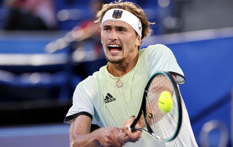 Zverev, nervos după ce Tsitsipas a plecat la toaletă, unde a stat opt minute, în timpul semifinalei de la Cincinnati: „Intră cineva cu el acolo?”