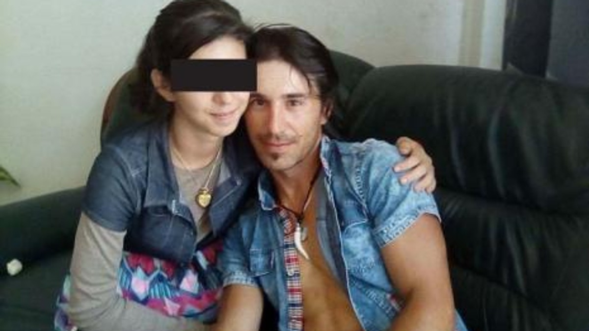 Fata din Oradea care și-a înjunghiat bunica a dispărut din nou. Adolescenta s-ar iubi cu tatăl ei