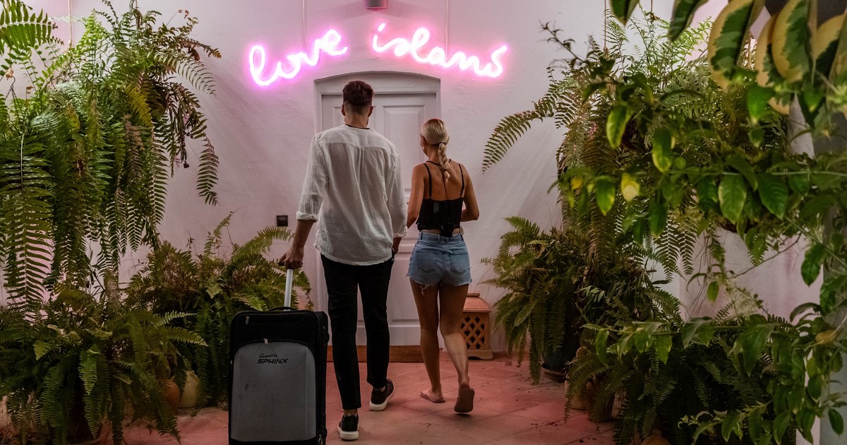 Josefinka si Vlad - Love Island Romania