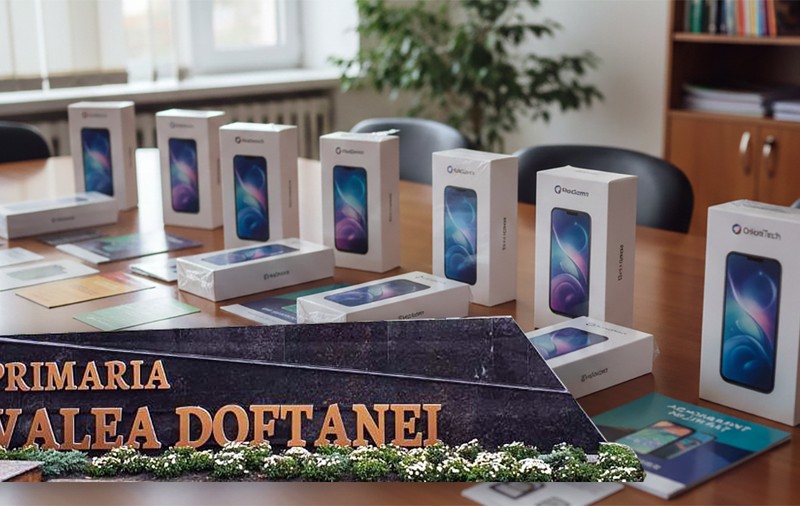 Cum se lăfăie primarii pe banii comunelor. Telefoane mobile, tablete și abonamente mai multe decât numărul angajaților din primărie