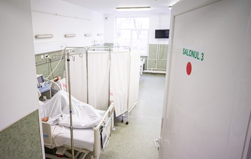 Niciun pat liber la ATI, în timp ce numărul pacienților COVID în stare gravă atinge un nou maxim