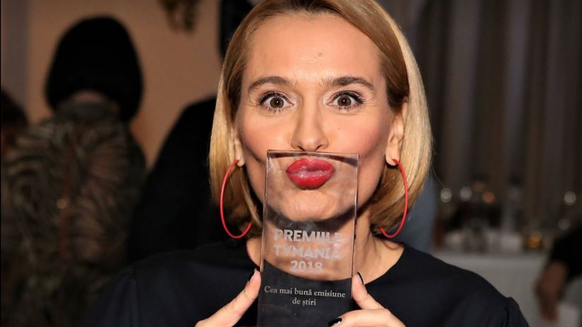 Lista câștigătorilor Premiilor TV Mania 2018. Andreea Esca, cu trofeul în mâini, la Premiile TV Mania 2018