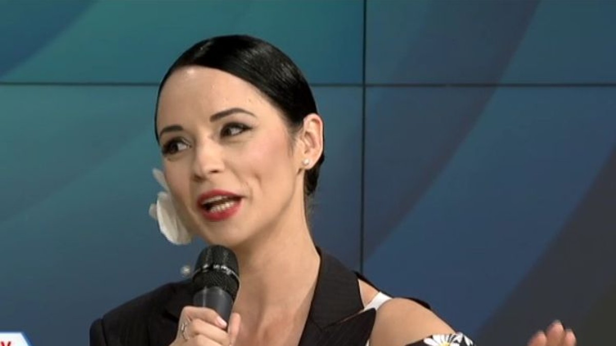 Cătălin Măruță a pus-o în încurcătură pe Andreea Marin. "Ținuta asta se poartă cu ceva pe sub?"