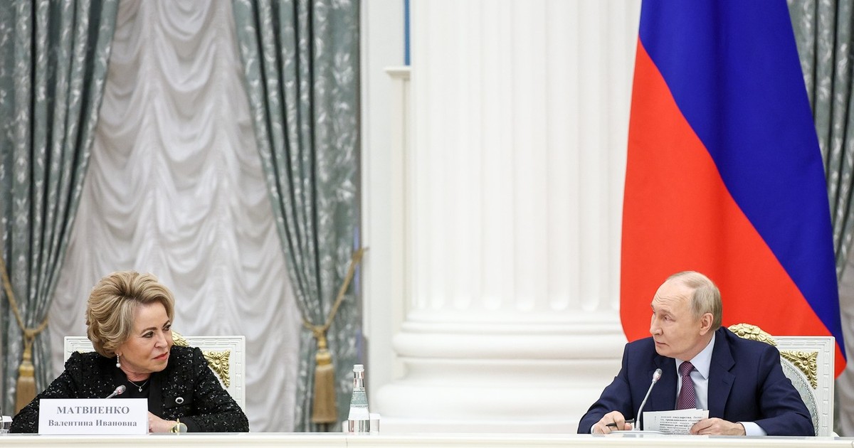 Vladimir Putin și șefa Senatului rus, Valentina Matvienko Foto: Profimedia