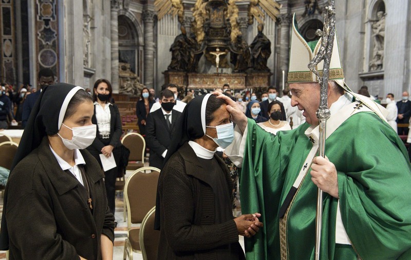 Papa Francisc „a autorizat sute de mii de euro" pentru plata răscumpărării călugăriței răpite în 2017 în Mali, susține un înalt oficial al Vaticanului
