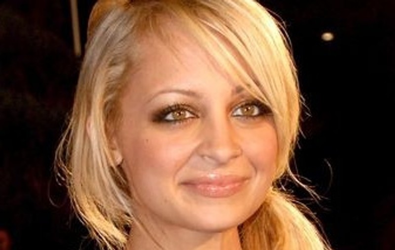 Nicole Richie a primit listă de la Regina Marii Britanii