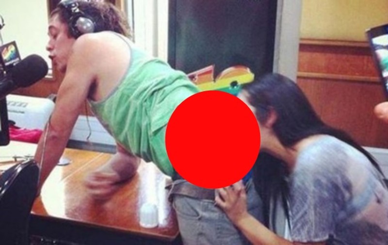 ANALINGUS, ÎN DIRECT, LA RADIO! Imaginea care A ORIPILAT INTERNETUL | FOTO 18+ ÎN ARTICOL