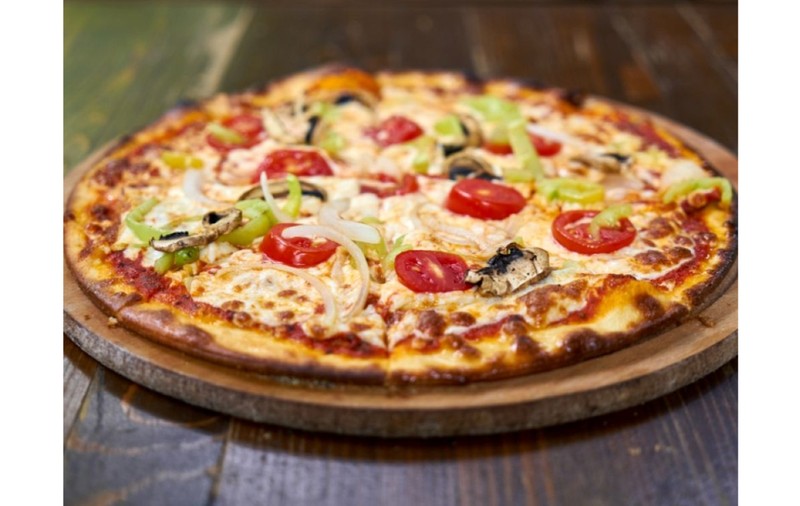 O persoană a comandat pizza la 112. Polițiștii din Craiova s-au prezentat fără mâncare, dar cu o amendă grasă