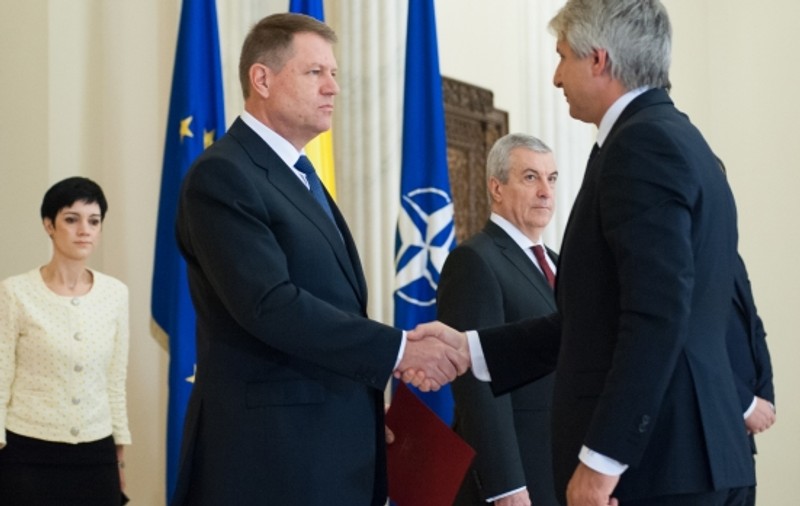 Iohannis, despre afirmaţiile lui Teodorovici privind limitarea dreptului de muncă în UE: "Am fost stupefiat de ideea unui membru marcant al PSD de a sechestra românii în interiorul graniţelor"