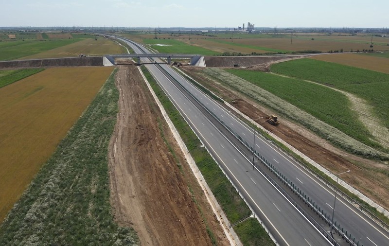Se va putea circula pe drum expres între Craiova şi Bucureşti: „Lucrările au ajuns la un stadiu fizic de peste 90%”