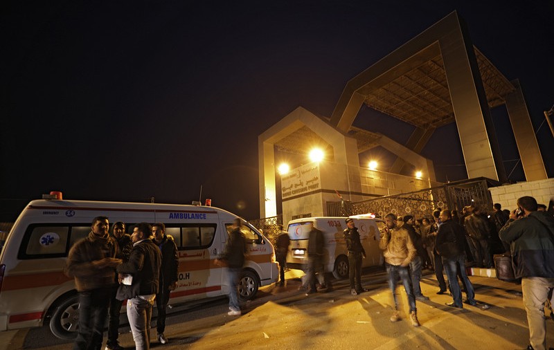 Egiptul trimite ambulanțe pentru a evacua răniții din Gaza