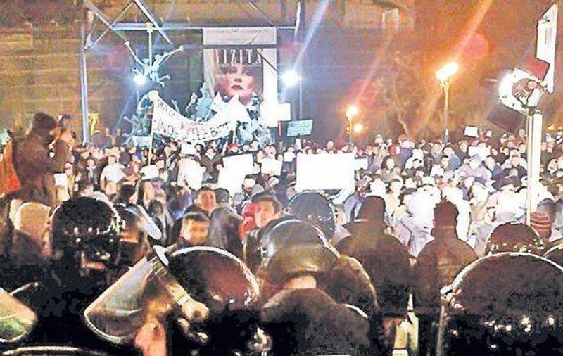 Șase protestatari din Capitală, spitalizati