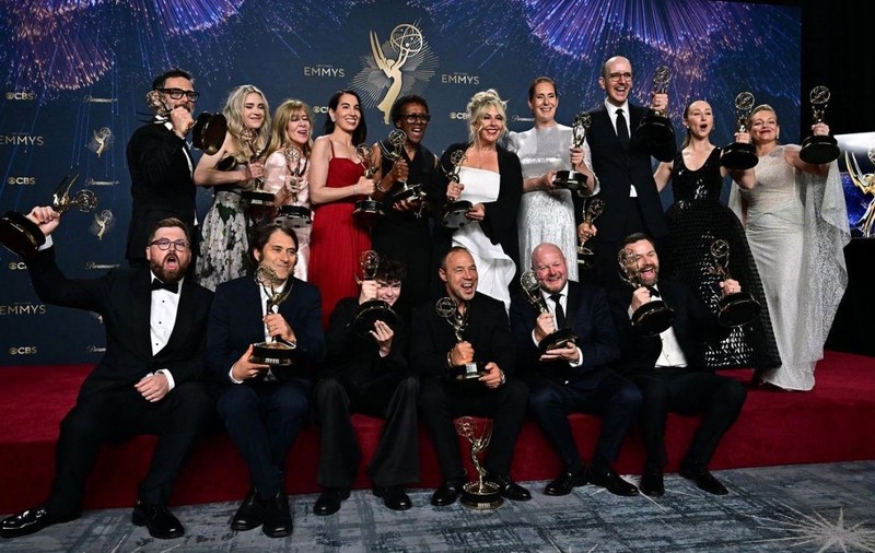 Premiile Emmy 2025: Serialele „Adolescense” și „The Pitt” domină gala. Lista câștigătorilor din principalele categorii