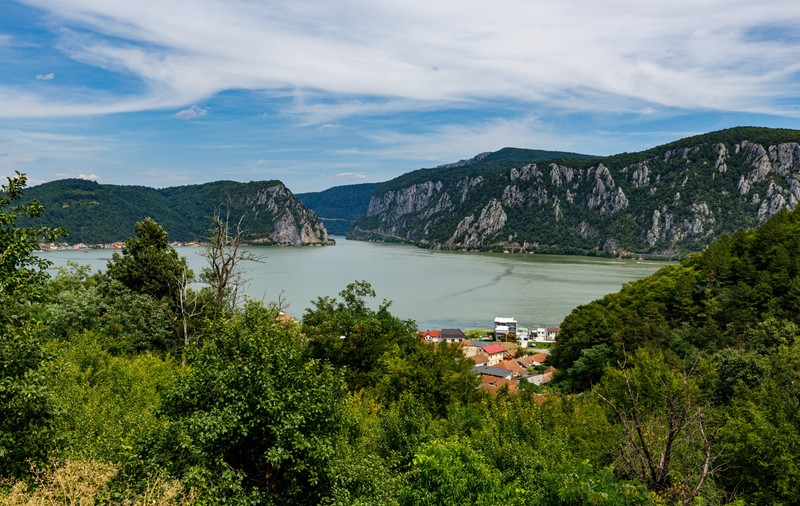Cazanele Dunării - cum ajungi și ce obiective turistice poți vizita în zonă