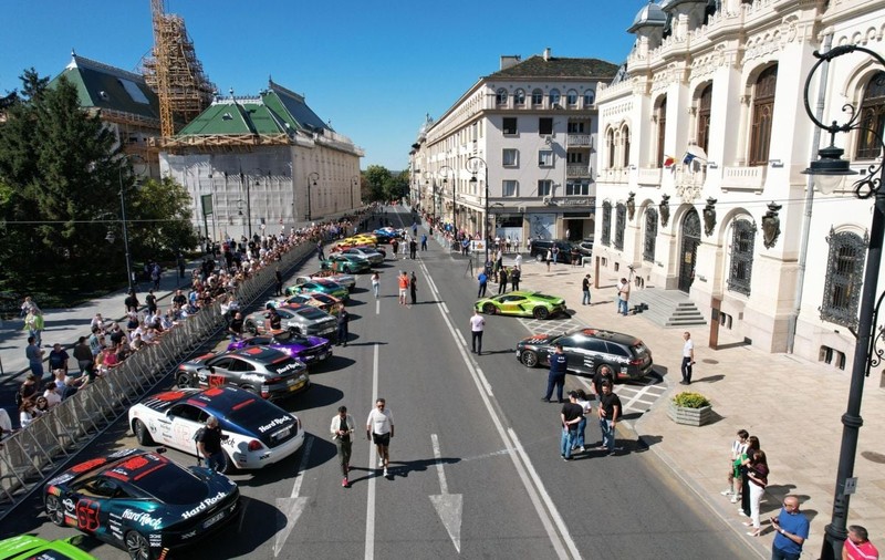 O familie din Italia a vrut să viziteze Cracovia, dar a ajuns din greșeală la Craiova: un desert românesc i-a impresionat