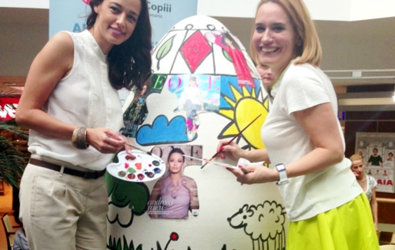 Andreea Raicu s-a apucat de pictat! Uite ce a desenat împreună cu Andreea Esca