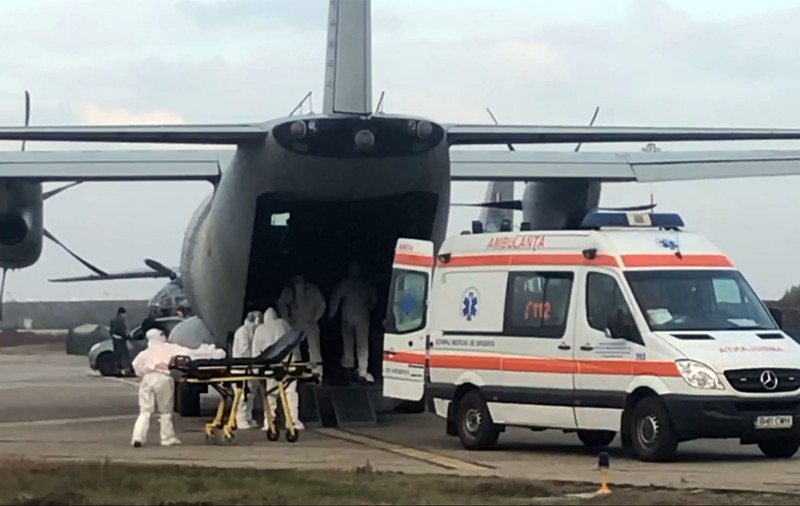Doi pacienți cu COVID-19 din Sibiu, transferați în străinătate. Sunt primii bolnavi tratați peste granițe