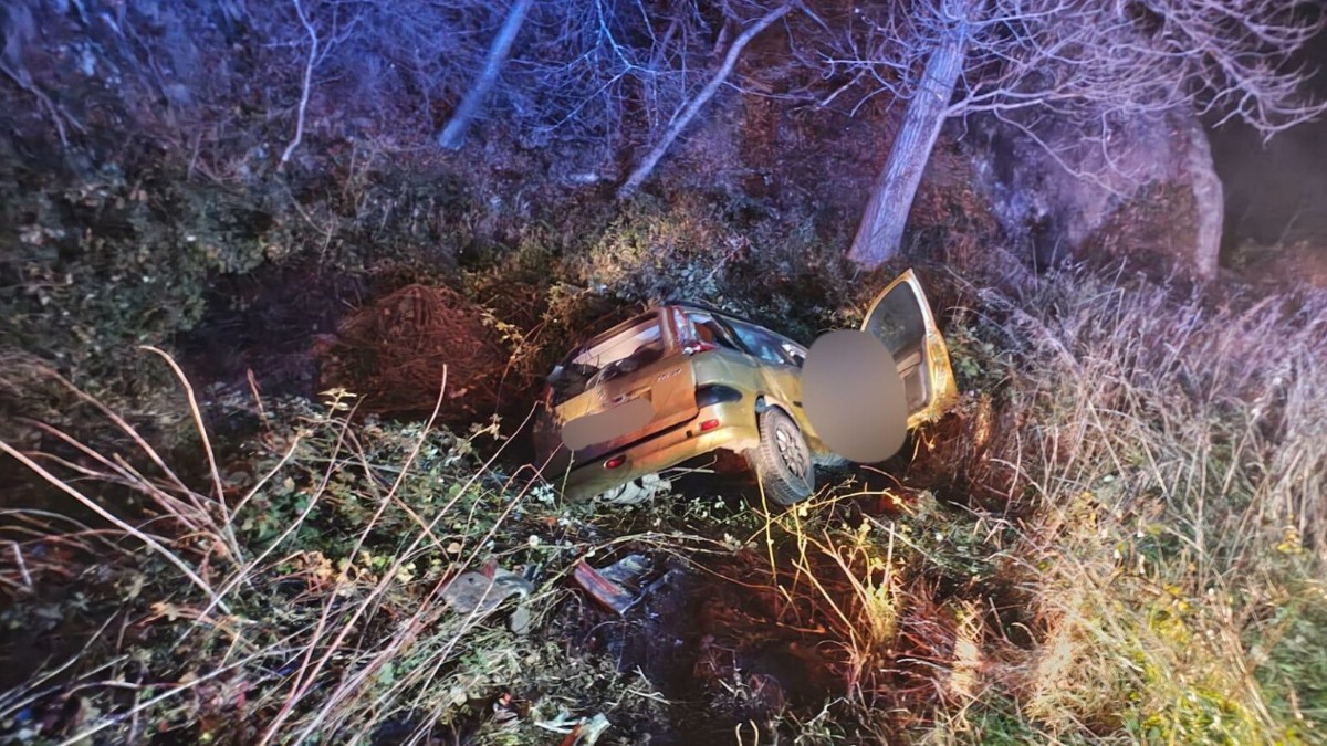 Unul dintre autovehicule a fost proiectat în afara şoselei