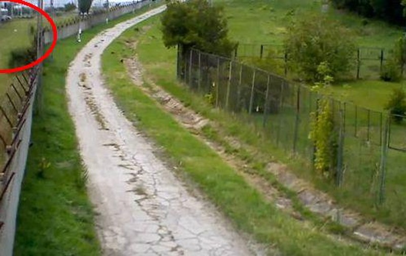 ŞOCANT, puteau fi mai mulţi morţi! TRAGEDIA de la IAŞI în care au murit 11 oameni a fost SURPRINSĂ de o cameră de luat vederi! Uite cum trenul a SPULBERAT maşina! | VIDEO