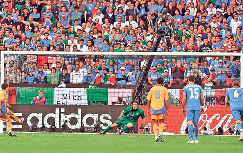 Adrian Mutu, primul penalty ratat în 3 ani!