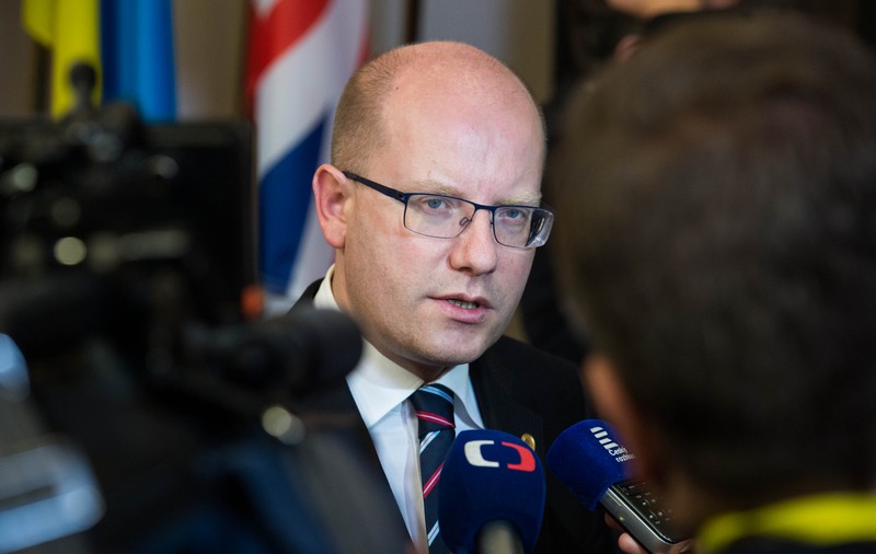 Premierul Cehiei propune formarea unei armate a Uniunii Europene
