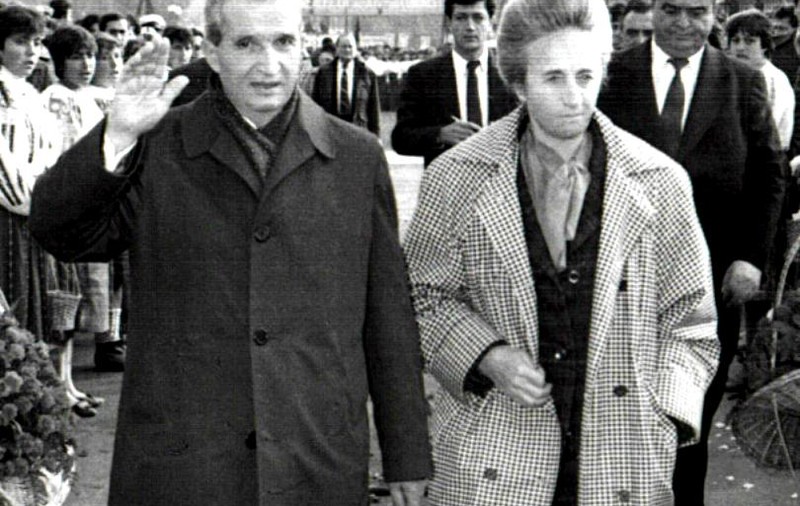 FOTO | Distracție pe locul în care a fost executat Ceauşescu