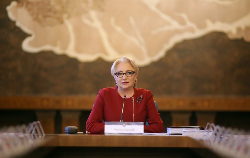 Guvernul a sesizat CCR pe refuzul lui Klaus Iohannis de a semna propunerile de miniştri. Dăncilă: "Nu ne-am dorit acest lucru!"