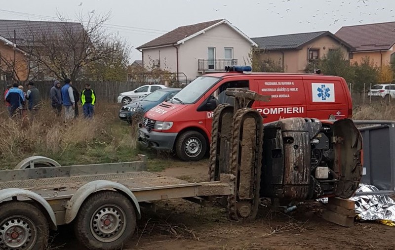 Un tânăr din Craiova a murit după ce un excavator a căzut pe el în timp ce lucra la un șanț