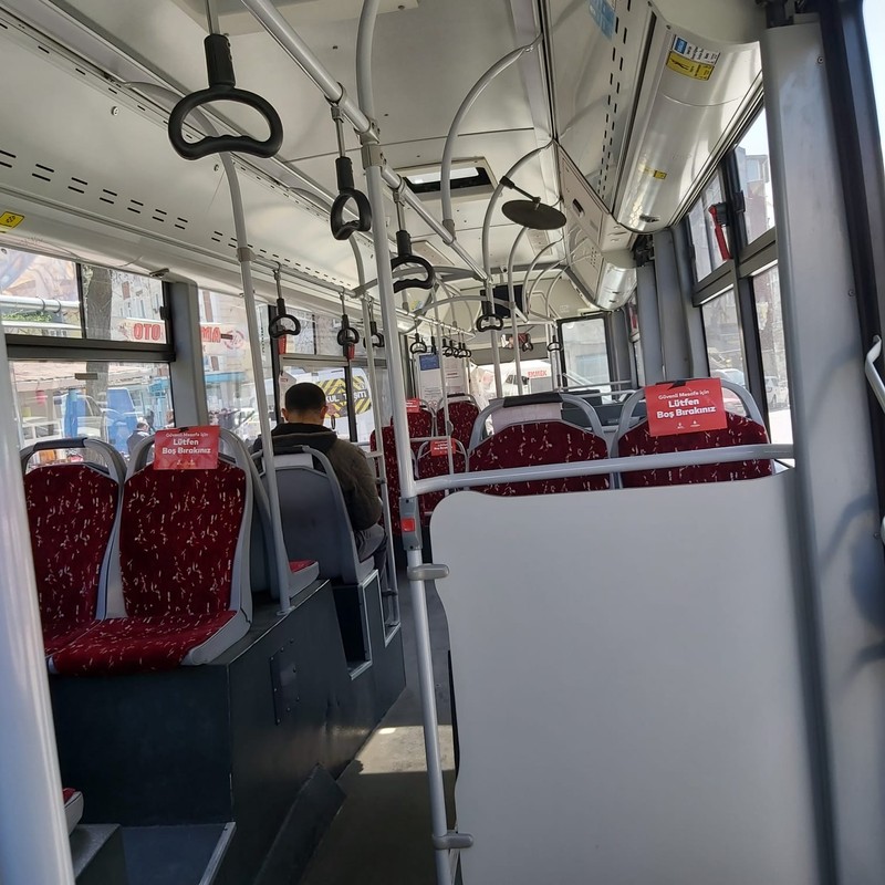 Cu mijloacele de transport în comun de suprafață circulă foarte puțină lume