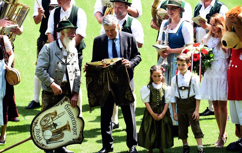 Germania. După spaniolă, Bayern Munchen învață italiana. Bavarezii l-au prezentat cu fanfara pe Carlo Ancelotti / GALERIE FOTO