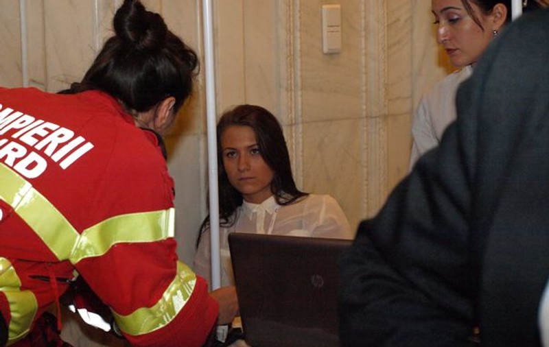 O femeie a leșinat de două ori la Congresul PPE de la Palatul Parlamentului