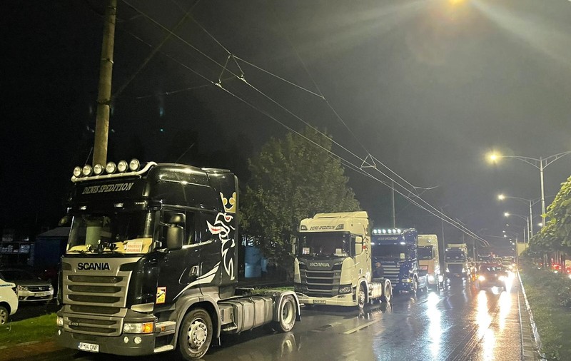 Transportatorii protestează în Piața Victoriei. Principalele nemulțumiri