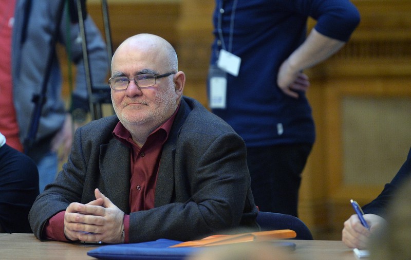 Alfred Bulai își cere postul și banii înapoi, după ce a fost „concediat prin e-mail” de comisia de etică