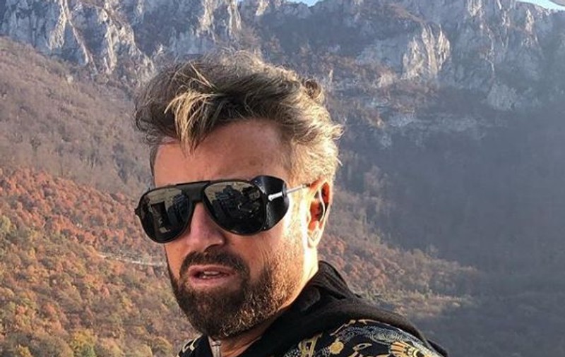 Cătălin Botezatu s-a distrat regește de ziua lui. Tortul te lasă mască - nimeni nu se aștepta la așa ceva | FOTO
