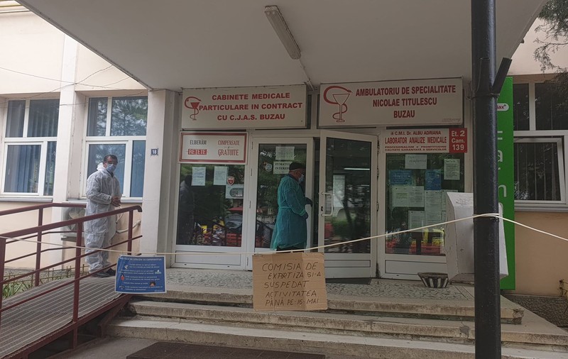 Un medic și un asistent de la cel mai mare ambulatoriu din Buzău, depistați cu coronavirus. Policlinica, închisă până pe 21 mai