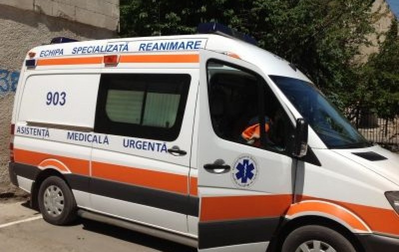 Un tată și-a stropit fiica cu acid! Aceasta e la spital, în stare gravă
