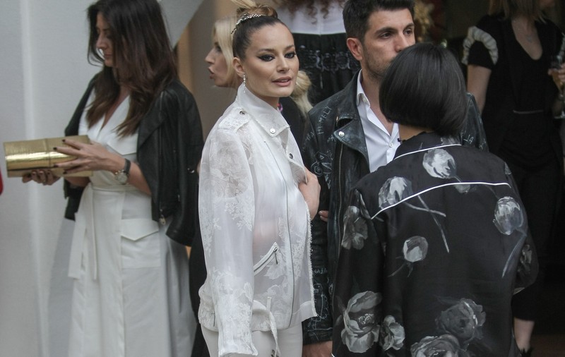 Laura Cosoi a întors toate privirile la Gala ELLE. Uite cum s-a îmbrăcat vedeta