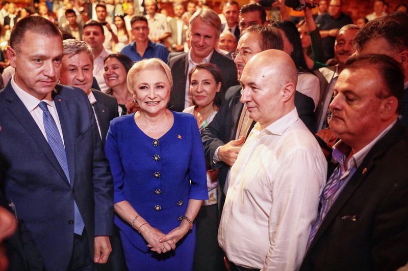 Viorica Dăncilă și membri ai PSD, după anunțul oficial privind noua conducere a partidului