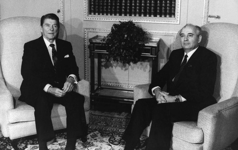 „Domnule Gorbaciov, dărâmați acest zid!”. Îndemnul lui Ronald Reagan, printre replicile celebre adresate fostului lider sovietic