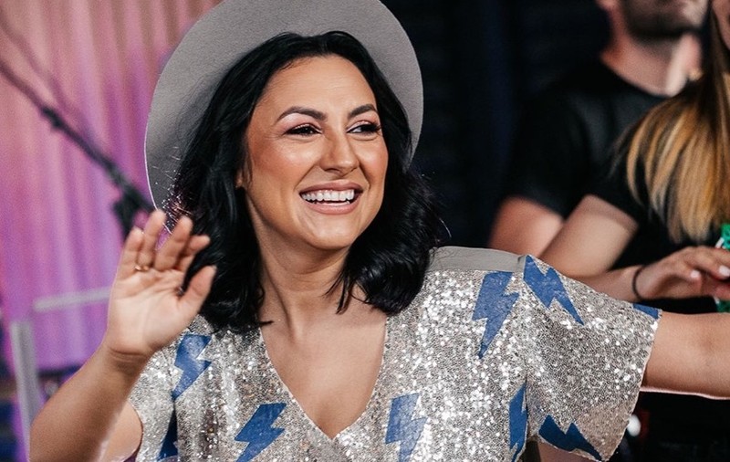 Andra s-a pozat complet nemachiată și a făcut publică imaginea. „Asta sper să simțiți și voi”