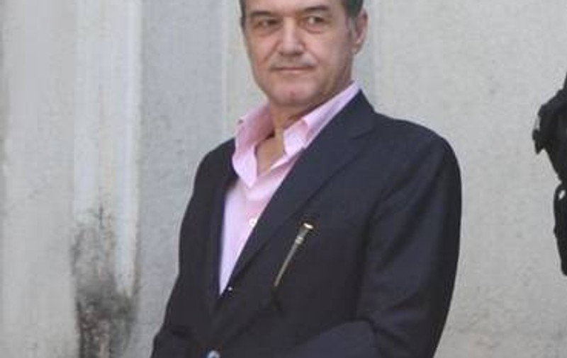 GESTUL FĂCUT DE BECALI în favoarea lui Piţurcă! Patronul Stelei a RECUNOSCUT FALSUL ÎN ACTE