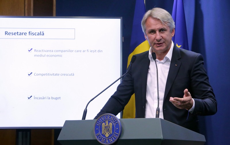 Toate pensiile speciale peste 2.000 de lei vor fi impozitate, gradual, între 10% şi 50%