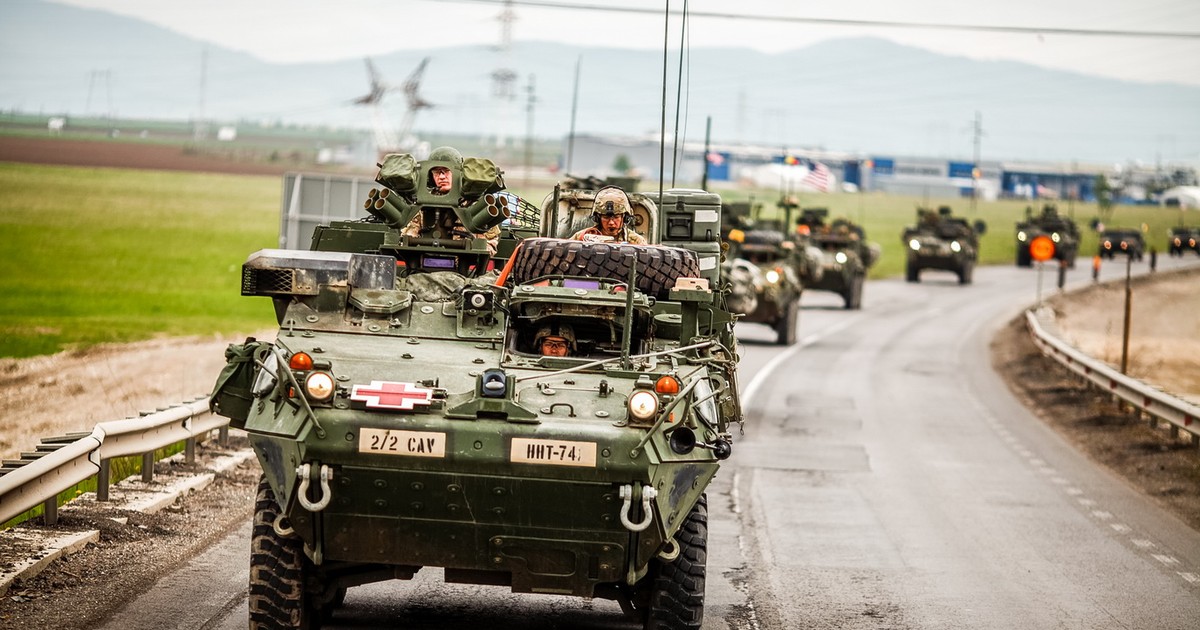 Peste 350 de soldați americani și 80 de vehicule ale armatei americane, majoritatea avioane Stryker, au început un „marș de cavalerie” de 400 de kilometri prin România, sub acoperirea Forțelor Aeriene Americane, pentru a da startul unor exerciții multinaționale în România, miercuri, 13 mai 2015. Imagine cu caracter ilustrativ